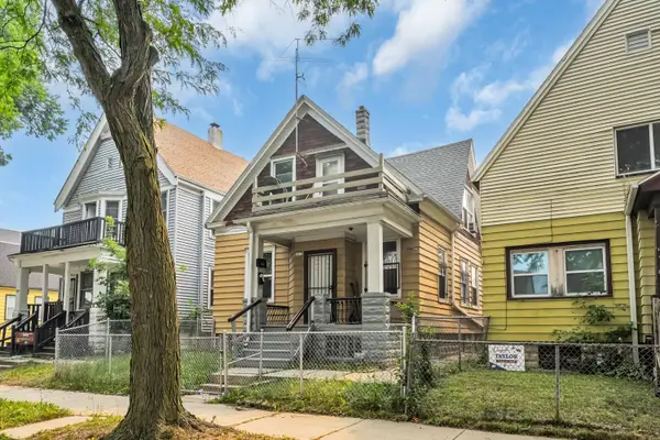 3276 N 26th St, Milwaukee, WI 53206