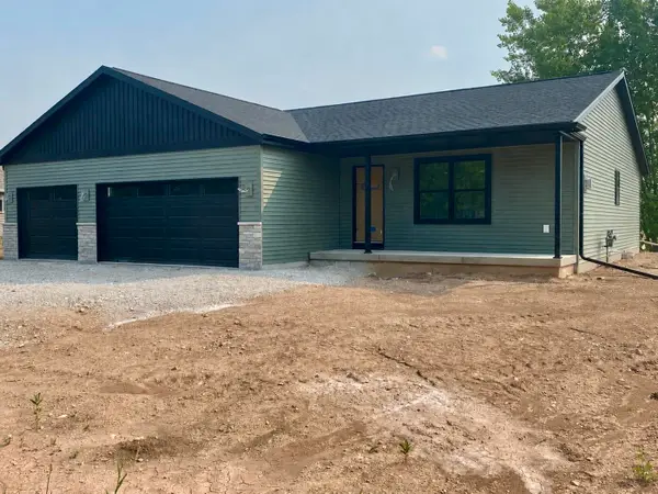 1519 Alpine Cir, North Fond Du Lac, WI 54937