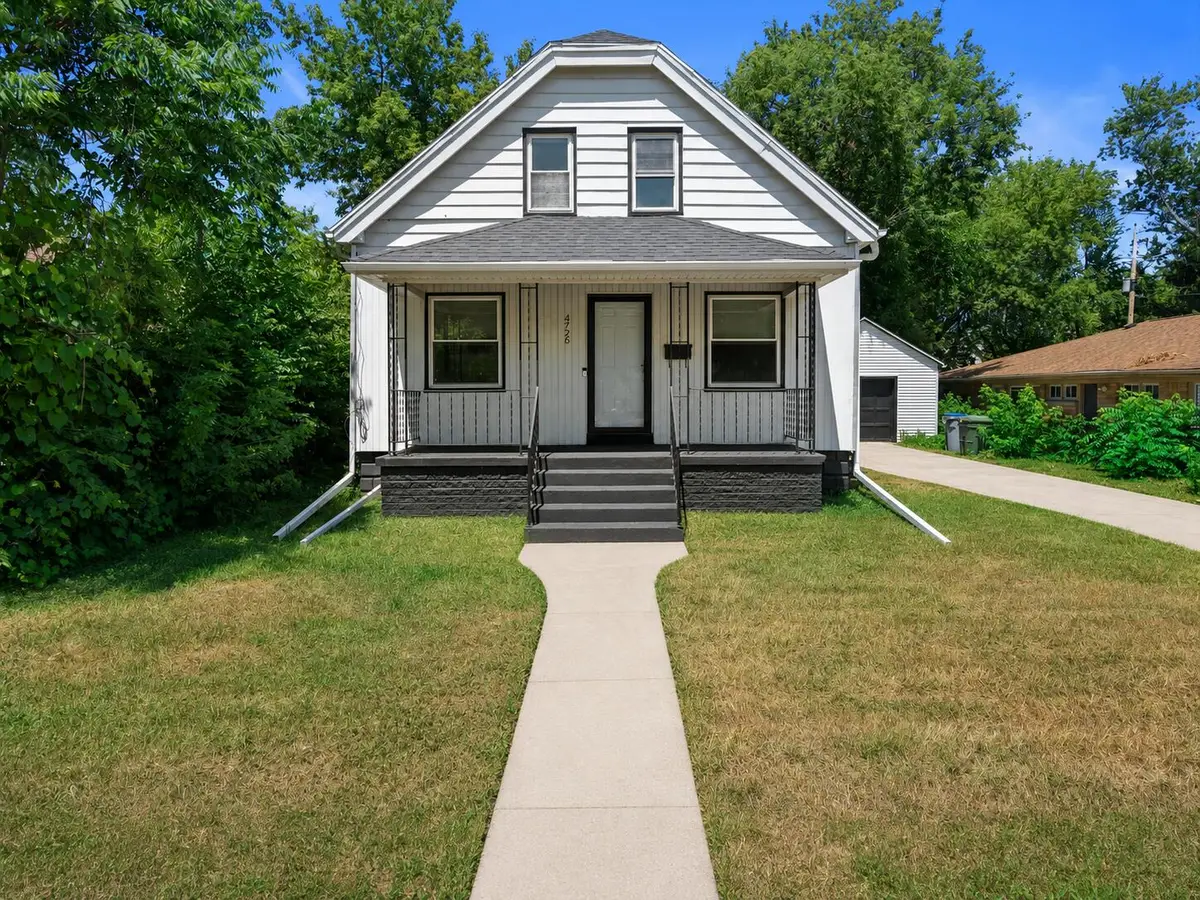 4726 W Eggert Pl, Milwaukee, WI 53218 - #1