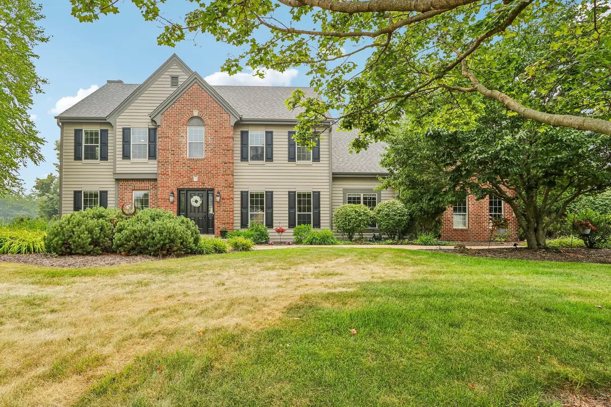 308 Copperfield Dr, Delafield, WI 53018 - #1