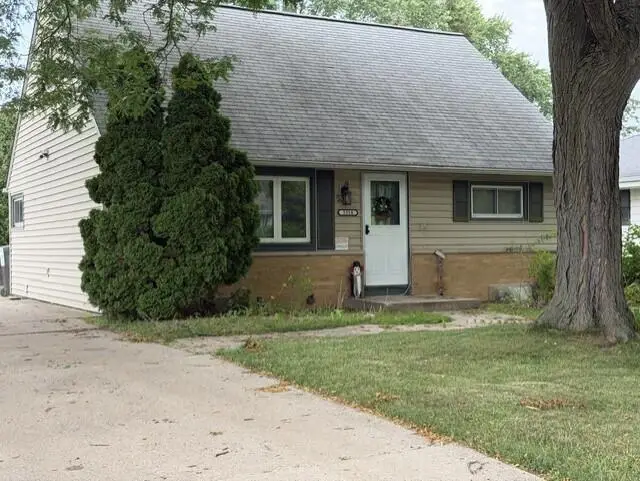 5314 W Wahner Ave, Brown Deer, WI 53223 - #1