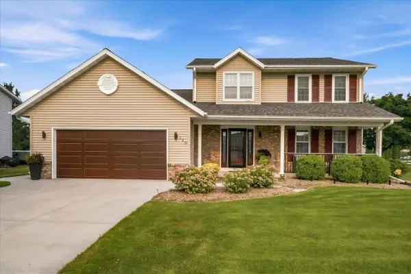 126 Menominee Dr, Sheboygan Falls, WI 53085