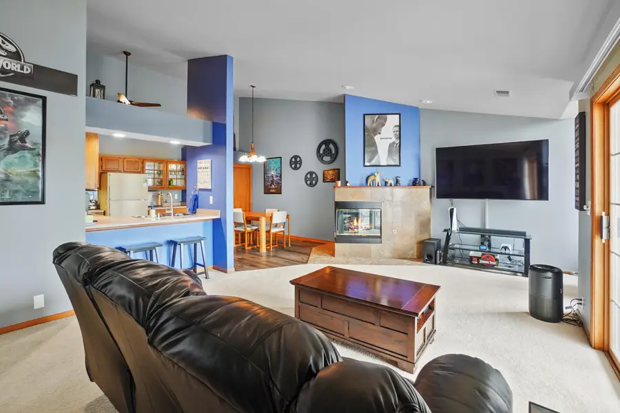 1055 Quinlan Dr, Pewaukee, WI 53072 - #3