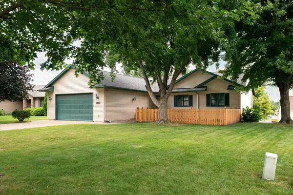 4230 Cliffside Dr, La Crosse, WI 54601