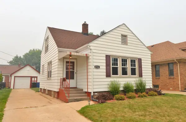 2906 Green St, Racine, WI 53402