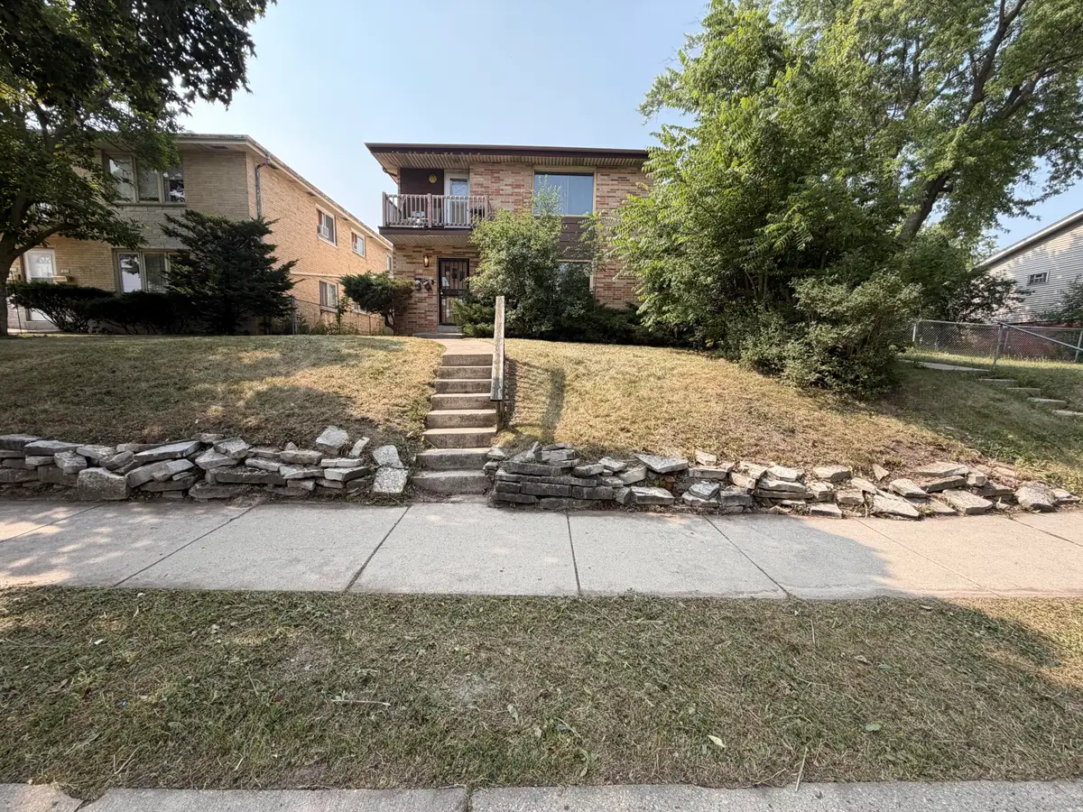9017 W Hampton Ave, Milwaukee, WI 53225 - #1