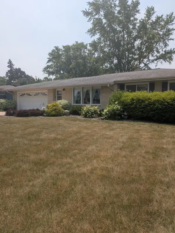 5331 Orchard Ln, Greendale, WI 53129