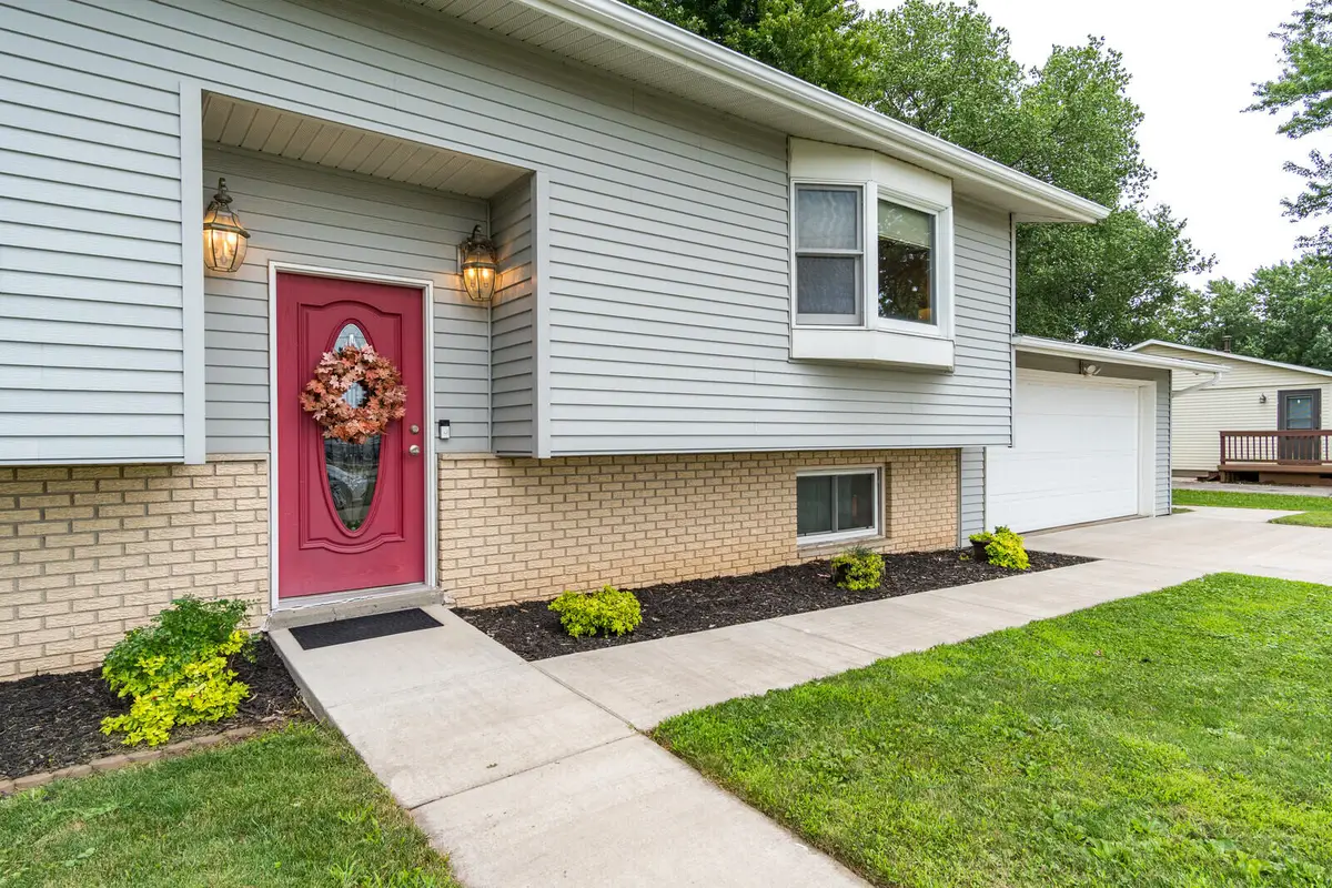 209 West Ave, Holmen, WI 54636 - #1
