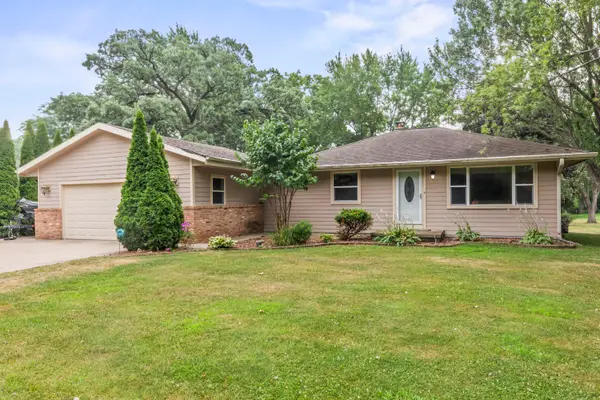 S25W26005 Mac Arthur Rd, Waukesha, WI 53188