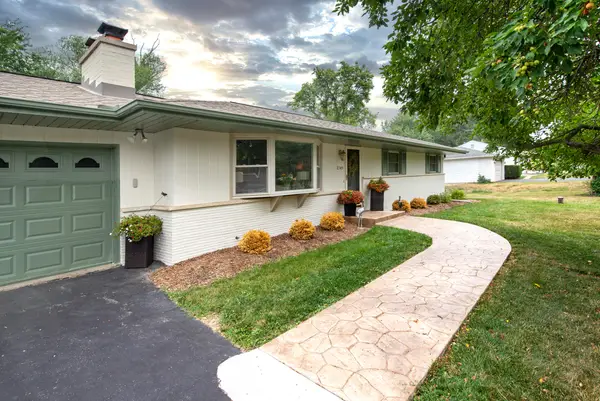 2545 Brookside Ln, Brookfield, WI 53005