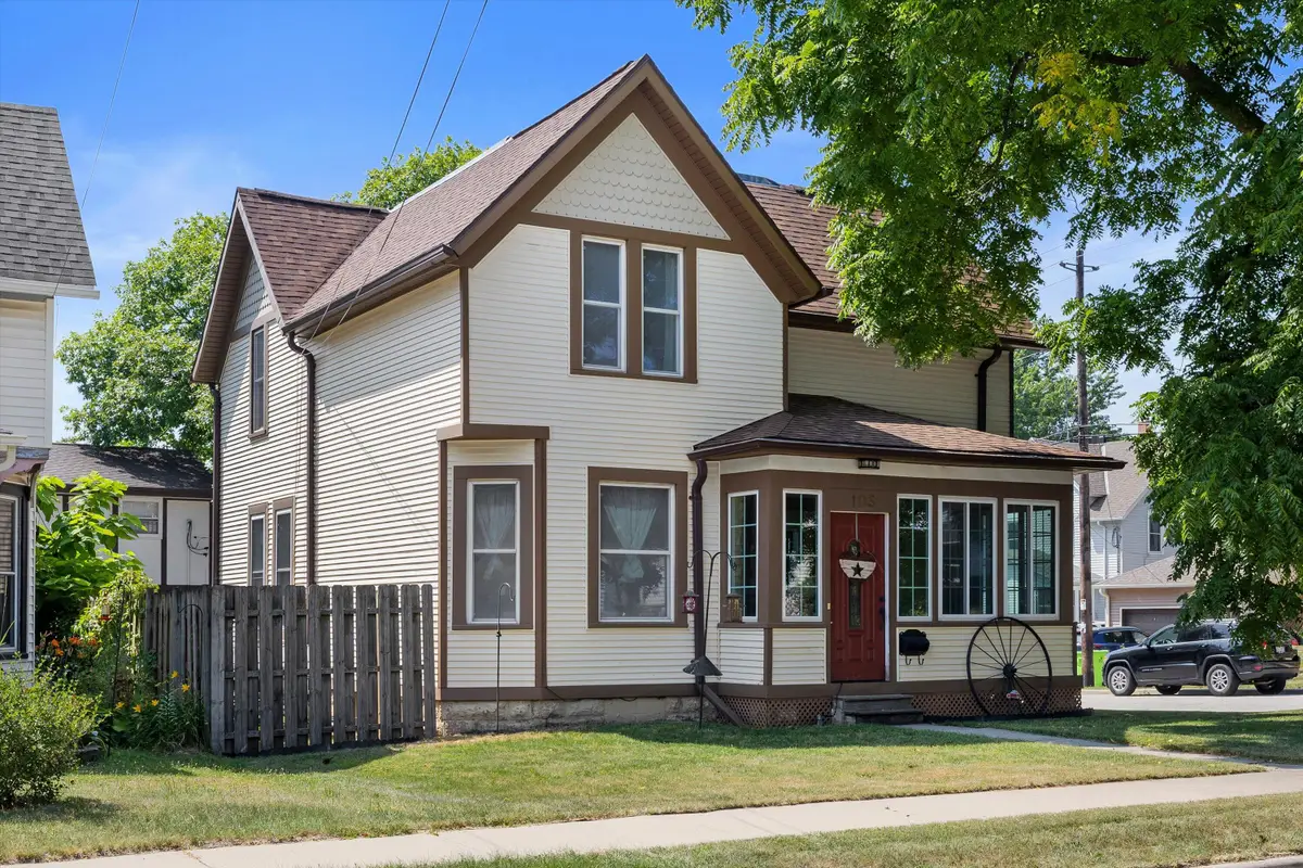 105 S Rural St, Hartford, WI 53027 - #1