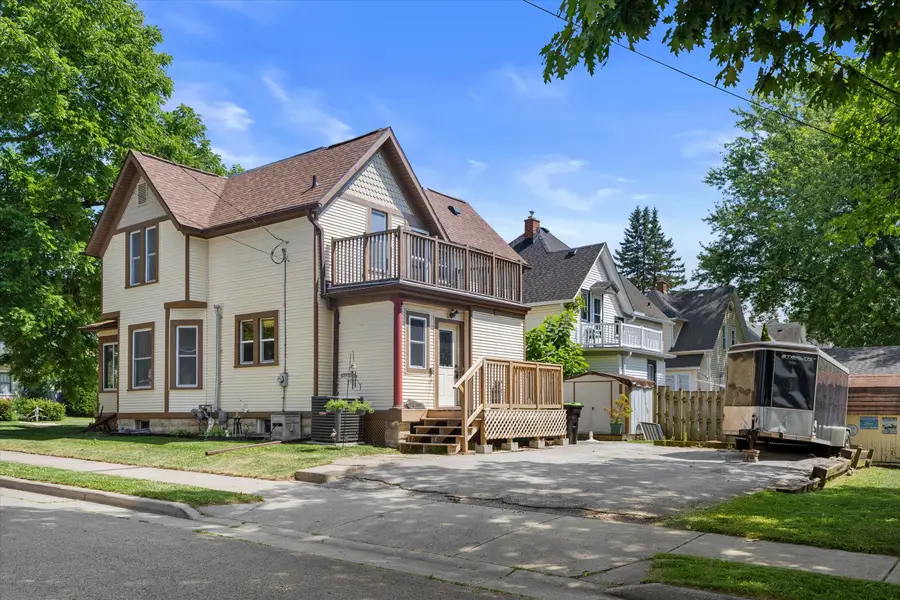 105 S Rural St, Hartford, WI 53027 - #2