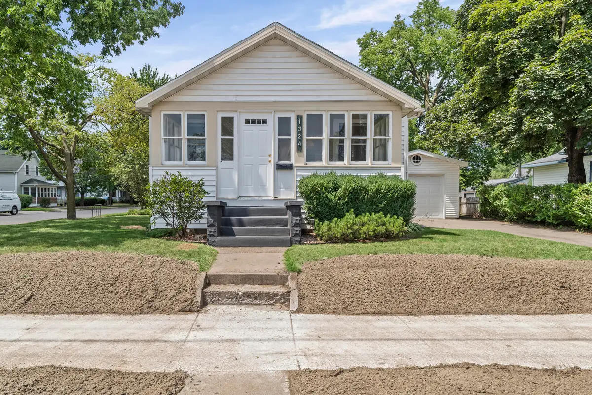 1324 16th St S, La Crosse, WI 54601 - #1