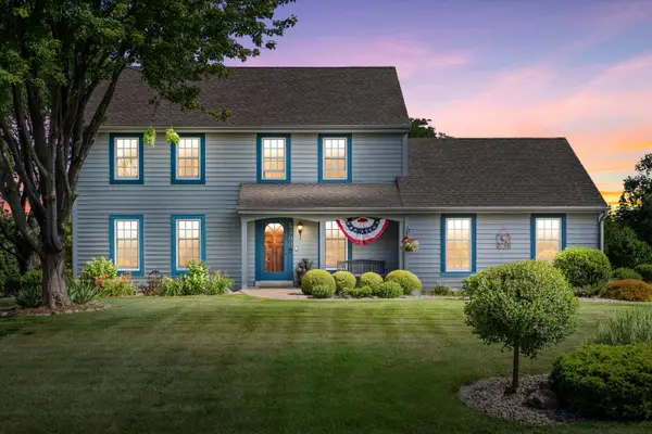 5300 Clover Ln, Caledonia, WI 53406