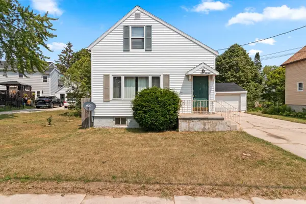 2014 13th St, Two Rivers, WI 54241