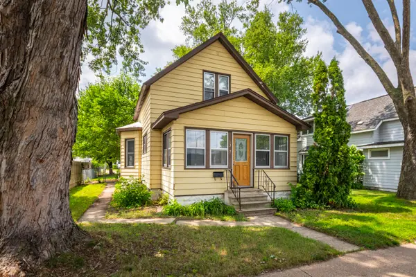 1327 Wood St, La Crosse, WI 54603
