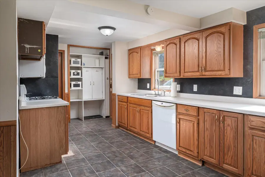 706 S Washington Ave, Viroqua, WI 54665 - #2