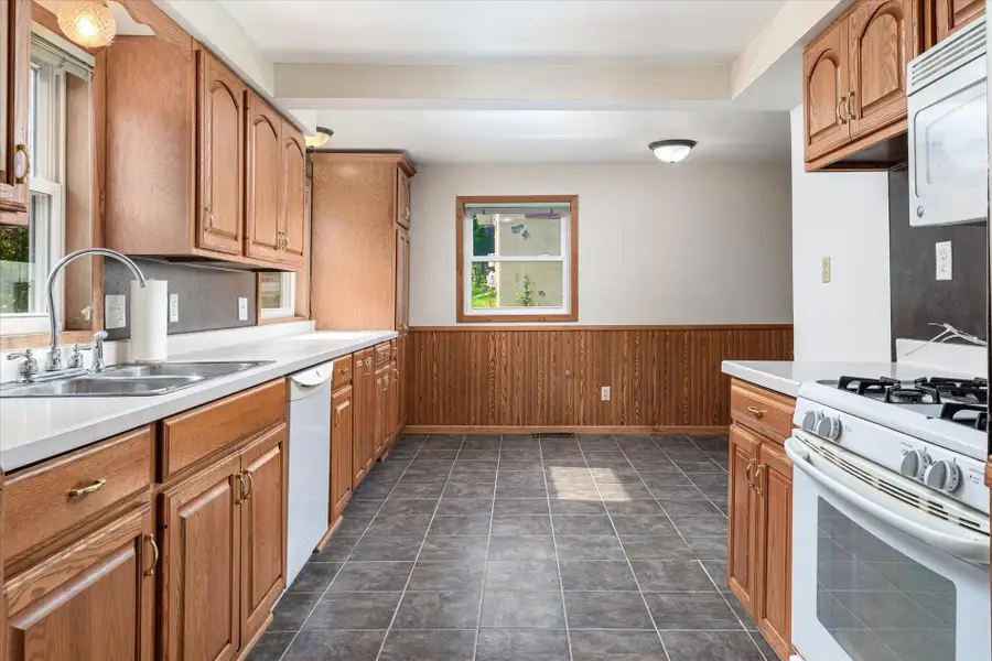 706 S Washington Ave, Viroqua, WI 54665 - #3