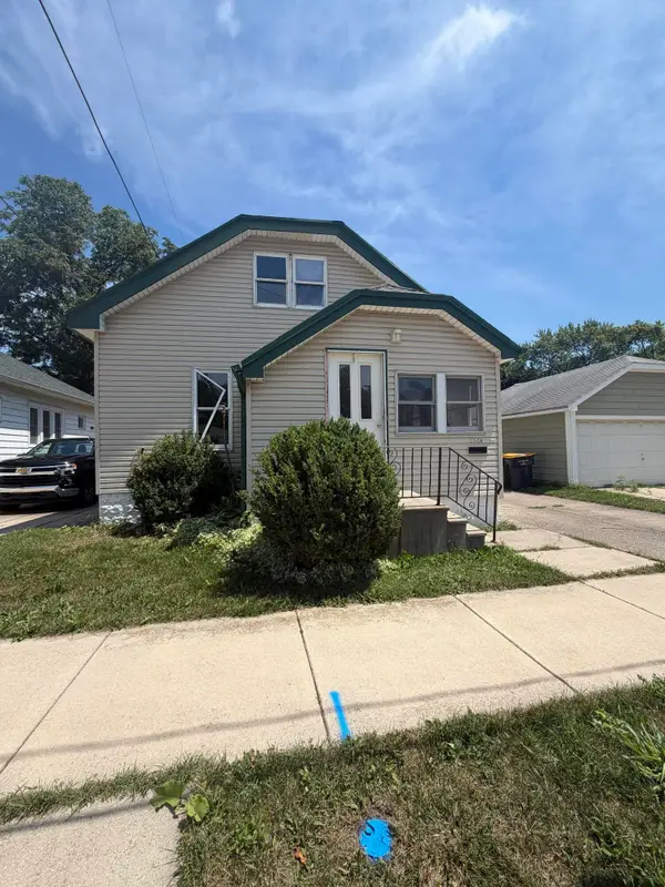 1524 S 87th St, West Allis, WI 53214