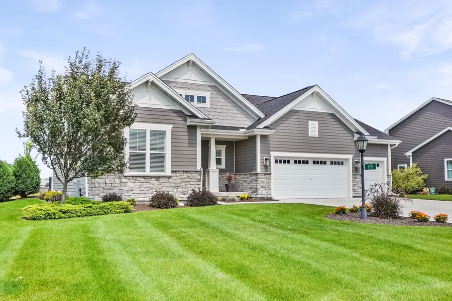 2929 Mendota Dr, Oconomowoc, WI 53066 - #3