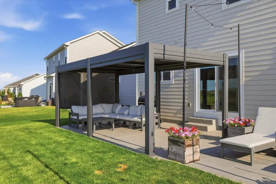35123 Yahara Dr, Summit, WI 53066 - #3