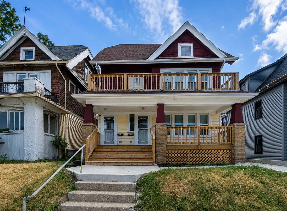 1022 N 35th St, Milwaukee, WI 53208 - #1
