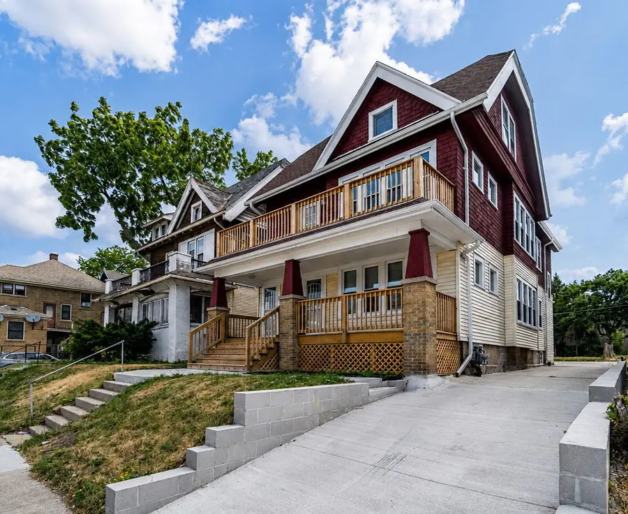 1022 N 35th St, Milwaukee, WI 53208 - #3