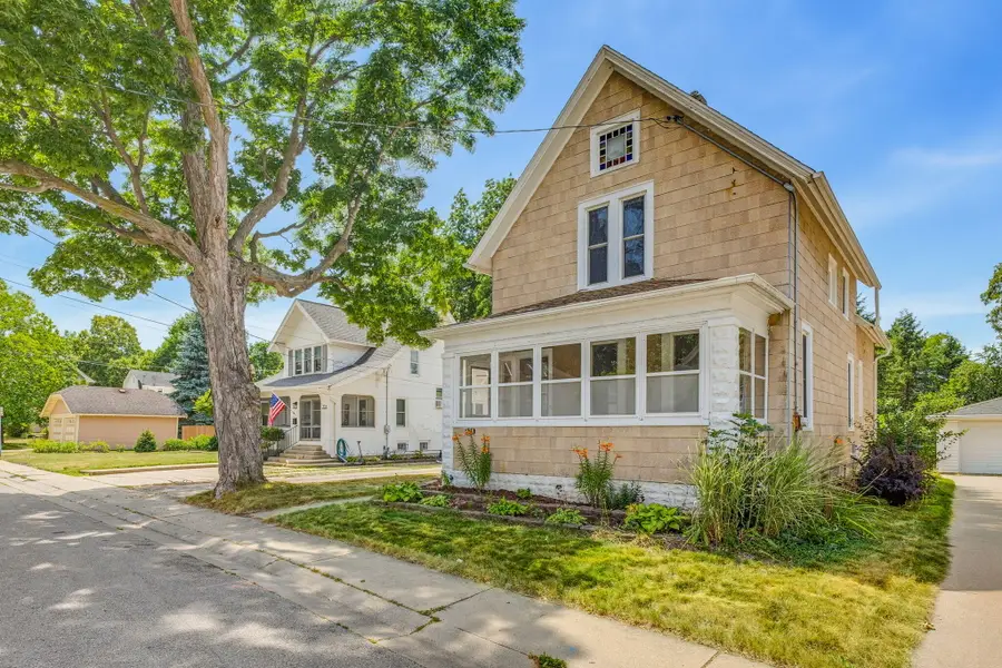 320 Buchner Ct, Waukesha, WI 53186 - #2