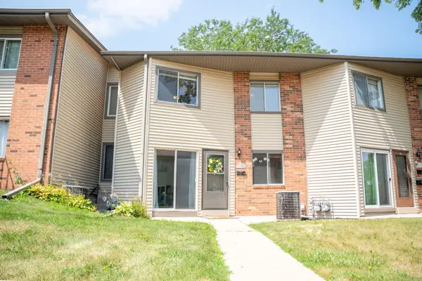 W169N11506 Biscayne Dr, Germantown, WI 53022