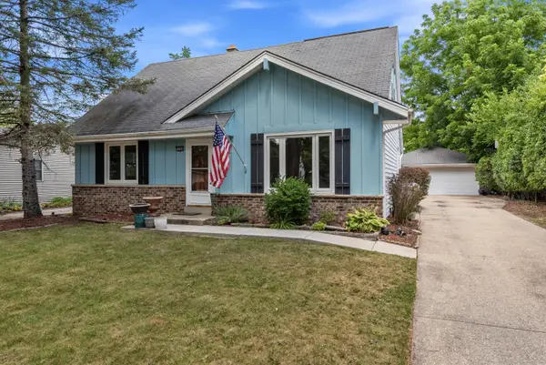 10404 W Darnel Ave, Milwaukee, WI 53224