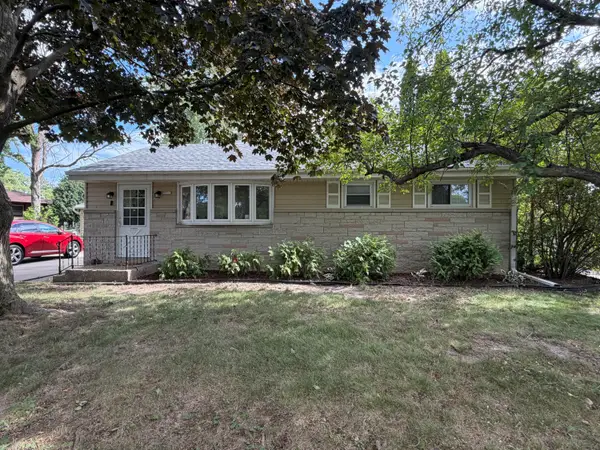 5713 W Calumet Rd, Milwaukee, WI 53223