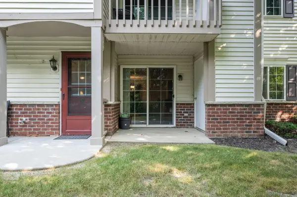 590 Pewaukee Rd, Pewaukee, WI 53072