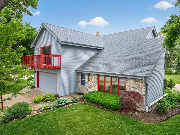 6028 Quaker Hill Rd, Mount Pleasant, WI 53406