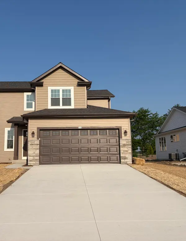 754 Pleasant Park Ct, Johnson Creek, WI 53038