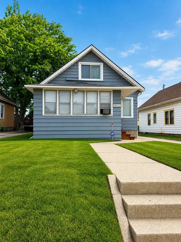 9012 W Greenfield Ave, West Allis, WI 53214