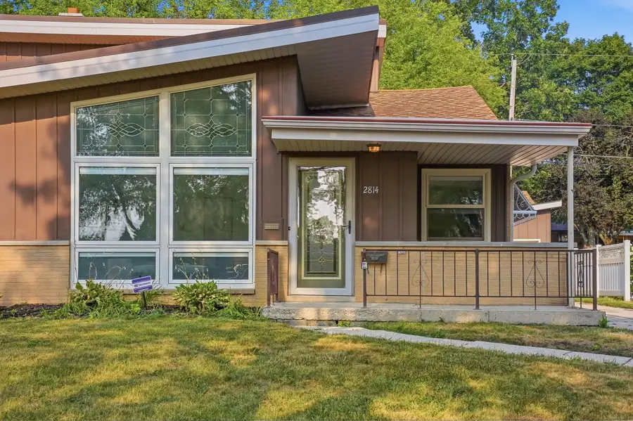 2814 S Cleveland Park Dr, West Allis, WI 53219 - #2