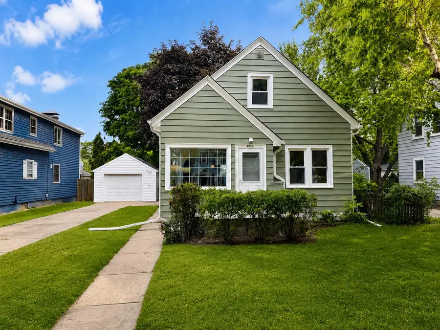 4937 N Hollywood Ave, Whitefish Bay, WI 53217 - #2