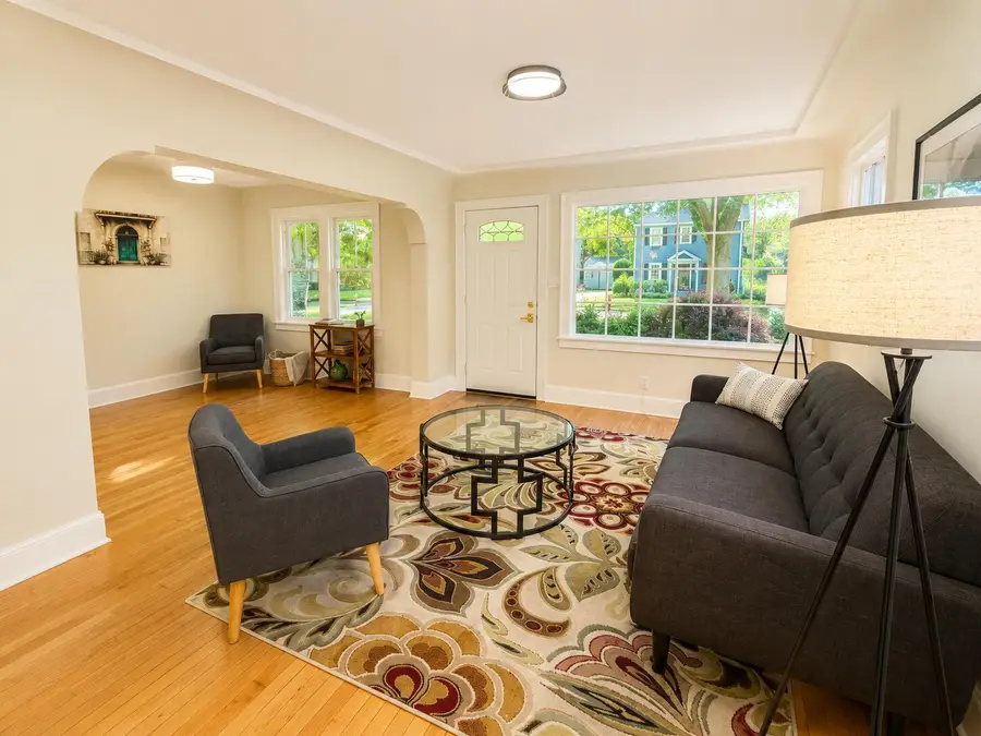 4937 N Hollywood Ave, Whitefish Bay, WI 53217 - #3