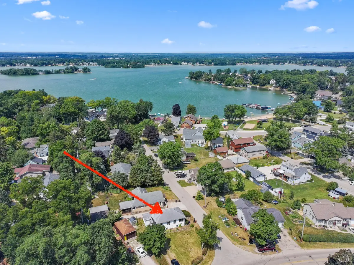 3404 Fischer Dr, Burlington, WI 53105 - #1