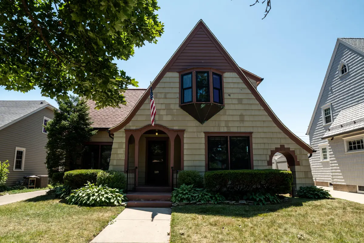 519 72nd St, Kenosha, WI 53143 - #1