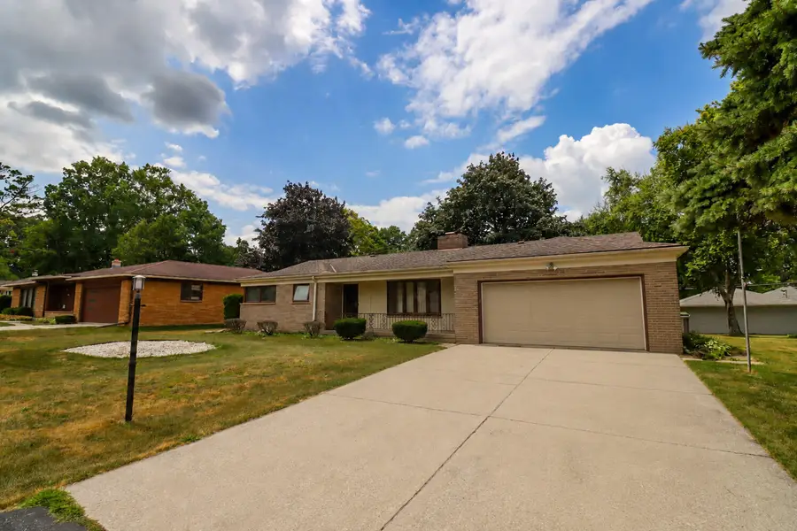 7903 N Fairway Pl, Milwaukee, WI 53223 - #2