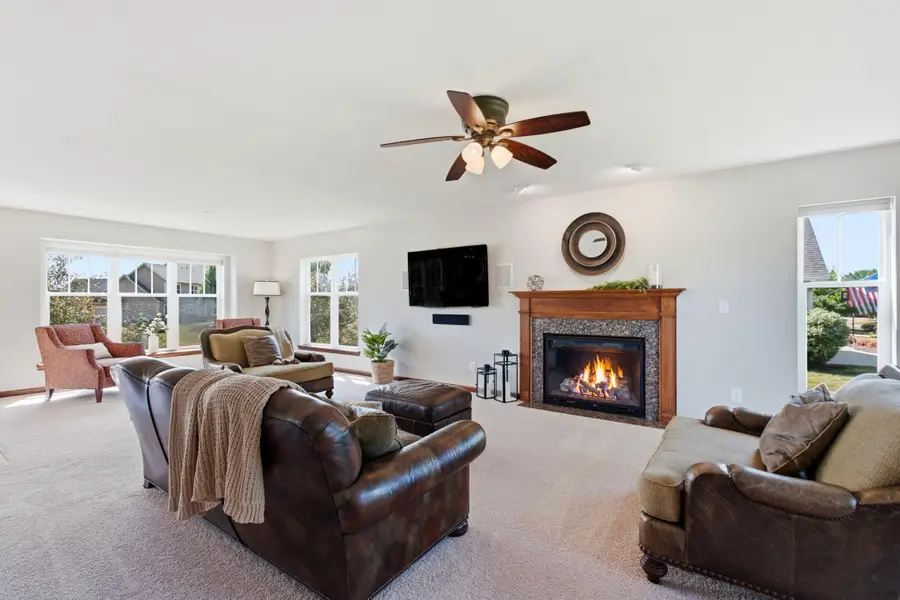 8224 S Shadwell Cir, Franklin, WI 53132 - #2