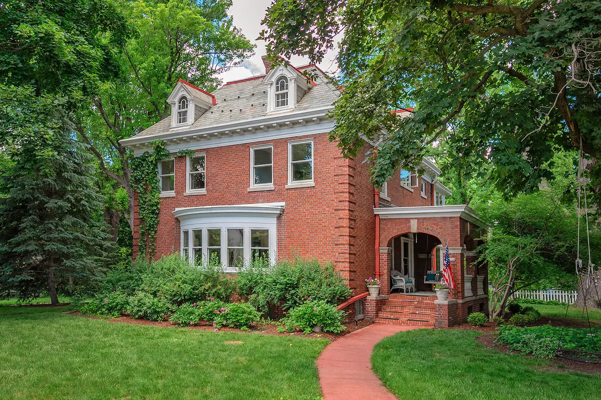 8000 Warren Ave, Wauwatosa, WI 53213 - #1