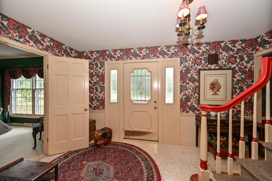 15260 Cascade Dr, Elm Grove, WI 53122 - #2