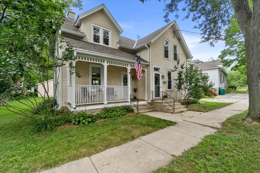 W58N455 Hilbert Ave, Cedarburg, WI 53012 - #2