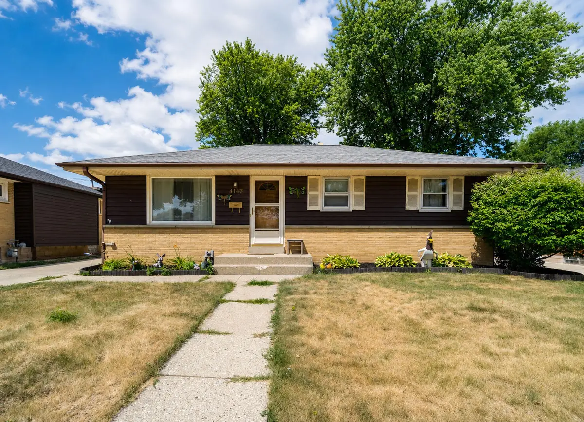 4147 S 52nd St, Milwaukee, WI 53220 - #1