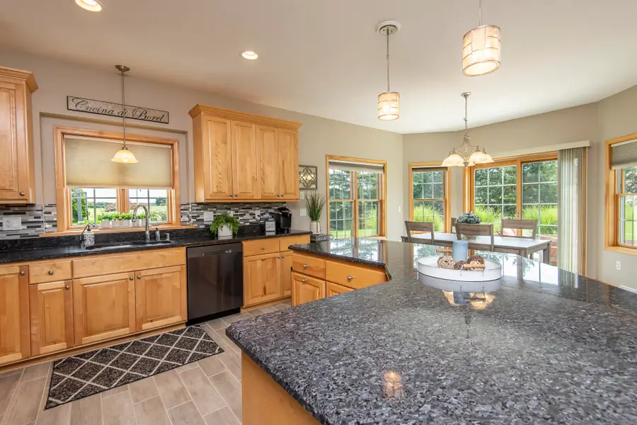 N16W29803 Brookstone Cir, Delafield, WI 53072 - #2