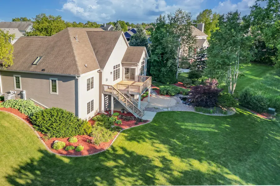 W171N5517 Autumn View Ln, Menomonee Falls, WI 53051 - #3