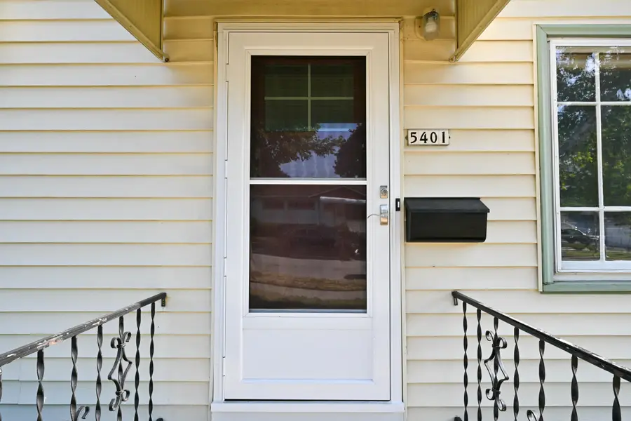 5401 W Ohio Ave, Milwaukee, WI 53219 - #2