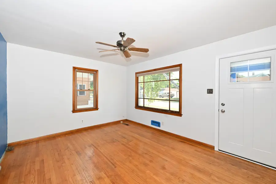 5401 W Ohio Ave, Milwaukee, WI 53219 - #3